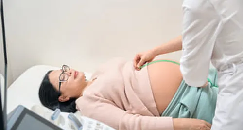 Control prenatal con ultrasonido obstétrico